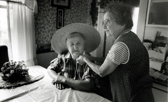 Vera tying Annie's hat 1988